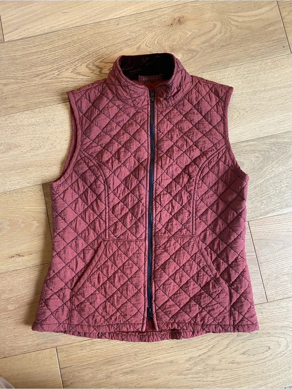 cut loose Quilted Sleeveless Vest in Rosewood Red